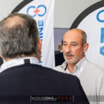 Echange sur un stand lors d'un salon