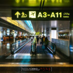Sur les tapis roulants de l'aéroport de l'aéroport de Doha, Qatar